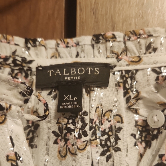 Talbots Floral Print Sleeveless Blouse With Black & Metallic Accents - NWT - Picture 2 of 8